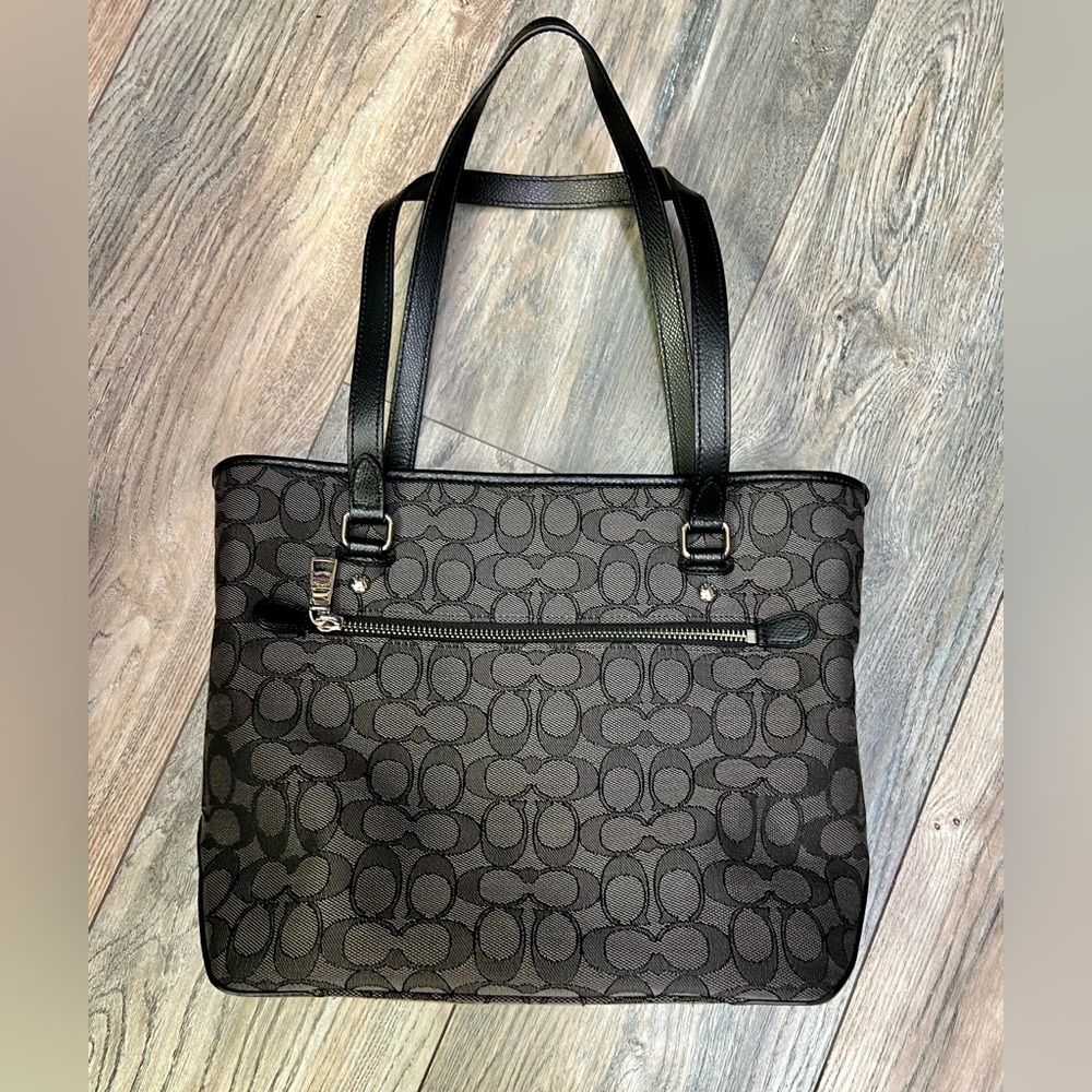 COACH Signature Tote/Bag - Picture 2 of 14